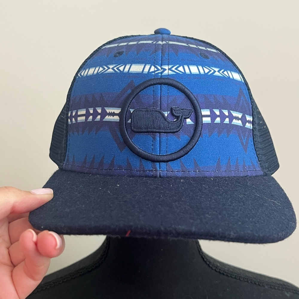 Vineyard Vines NWT Aspen Blanket Print Trucker Hat Navy Mesh